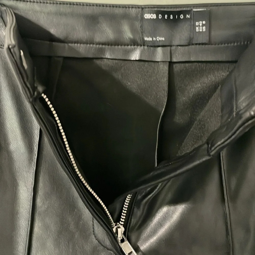ASOS Design NWT Pleather Black High Rise Flare Pants Size 8 - Picture 4 of 10